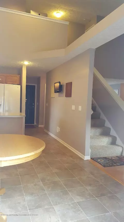 3892 Danbridge Dr, Lansing, MI 48906 photo 5