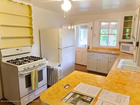 421 E Oak St, Mason, MI 48854 photo 9