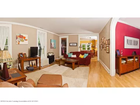 421 E Oak St, Mason, MI 48854 photo 4