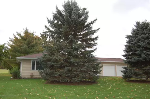 3330 E Howell Rd, Webberville, MI 48892 photo 2