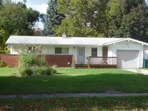 2101 Riverside Ct, Lansing, MI 48906 photo 1