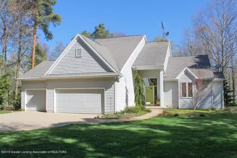 5184 Clark Rd, Lansing, MI 48906 photo 3