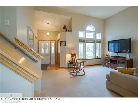 14809 Hardtke Dr, Lansing, MI 48906 photo 3
