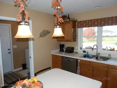 409 Daisy Dr, Saint Johns, MI 48879 photo 13