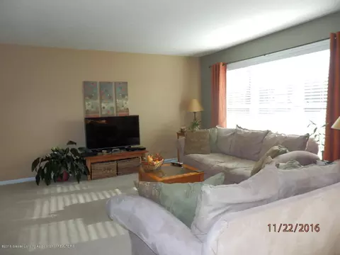 409 Daisy Dr, Saint Johns, MI 48879 photo 3
