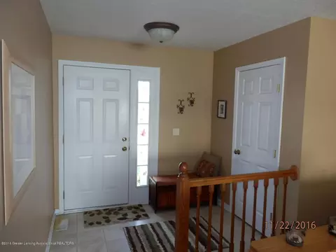 409 Daisy Dr, Saint Johns, MI 48879 photo 2