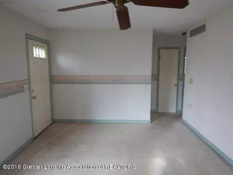 133 S Dibble Ave, Lansing, MI 48917 photo 3
