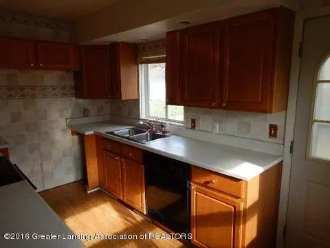 133 S Dibble Ave, Lansing, MI 48917 photo 4