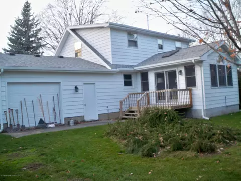 507 Spring St, Grand Ledge, MI 48837 photo 2