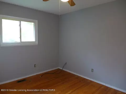 4824 Anson St, Lansing, MI 48911 photo 2