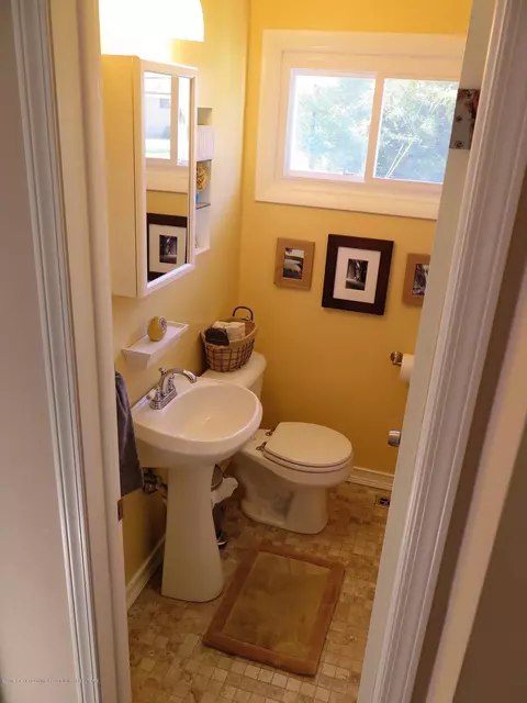 5576 Coral Way, Haslett, MI 48840 photo 32