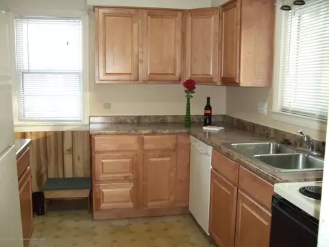2908 Delta St, Lansing, MI 48906 photo 3