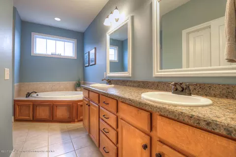 1079 Oakwood Dr, Dewitt, MI 48820 photo 9