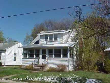 743 E Cavanaugh Rd, Lansing, MI 48910 photo 1