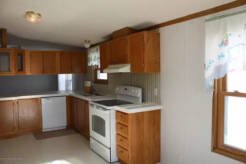 5594 S Corey, Perry, MI 48872 photo 5