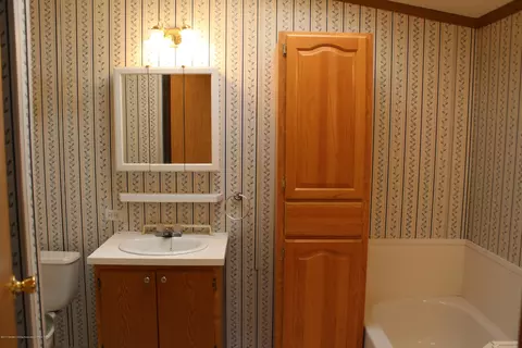 5594 S Corey, Perry, MI 48872 photo 11