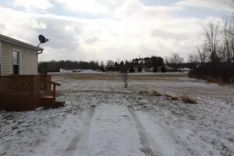 5594 S Corey, Perry, MI 48872 photo 19