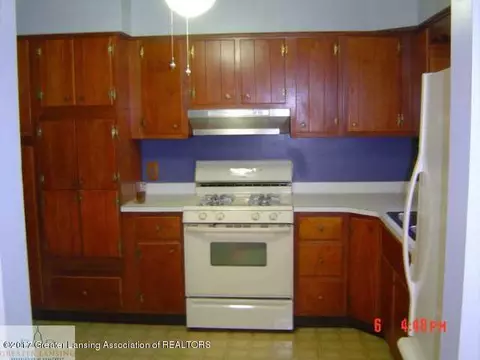 1840 Maple St, Holt, MI 48842 photo 4
