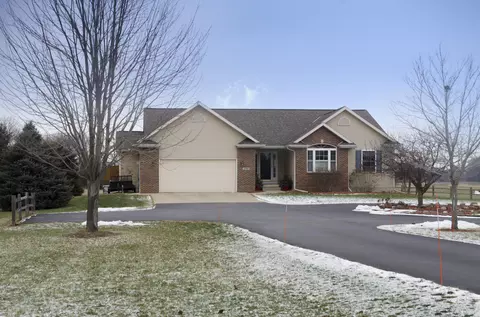 3799 S Dewitt Rd, Saint Johns, MI 48879 photo 2
