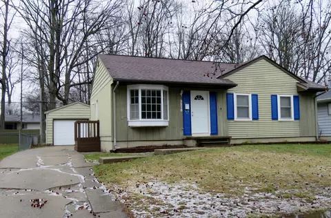 3218 Argyll Dr, Lansing, MI 48911 photo 1