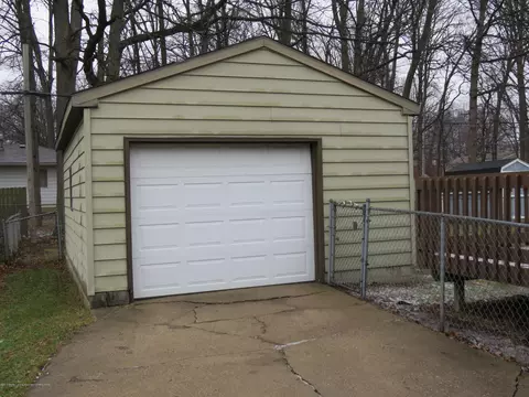 3218 Argyll Dr, Lansing, MI 48911 photo 2