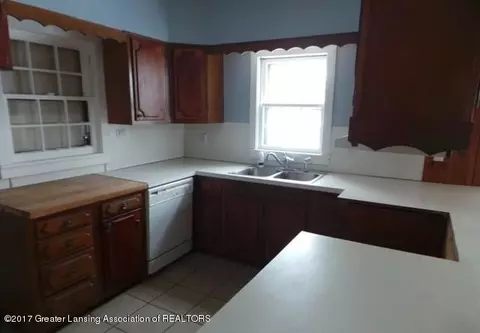 925 Maycroft St, Lansing, MI 48917 photo 6