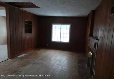 925 Maycroft St, Lansing, MI 48917 photo 5