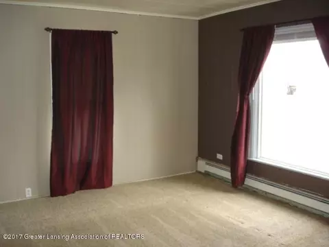 711 E Higham, Saint Johns, MI 48879 photo 3