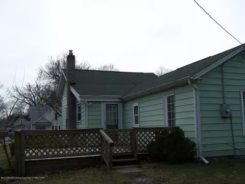 237 E Hamlin St, Eaton Rapids, MI 48827 photo 2