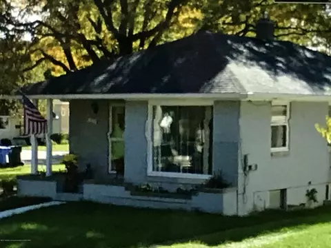 1222 E Mount Hope Ave, Lansing, MI 48910 photo 1