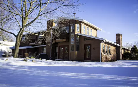 2182 Lagoon Dr, Okemos, MI 48864 photo 2