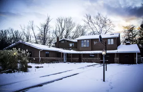 2182 Lagoon Dr, Okemos, MI 48864 photo 1