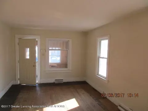 2218 Forest Ave, Lansing, MI 48910 photo 4