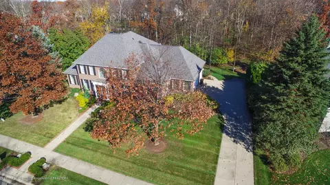 2014 Birch Bluff Dr, Okemos, MI 48864 photo 2