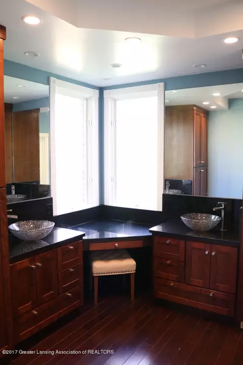 2014 Birch Bluff Dr, Okemos, MI 48864 photo 17