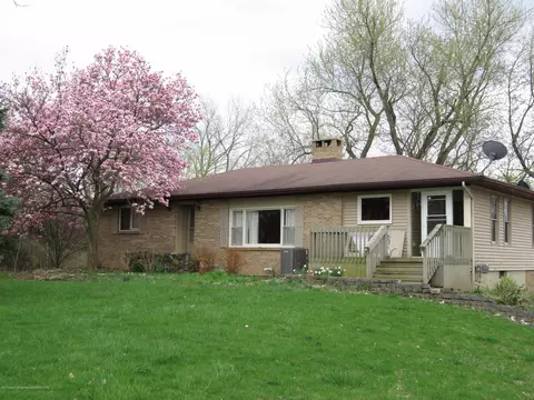 1494 E Webb Rd, Dewitt, MI 48820 photo 2