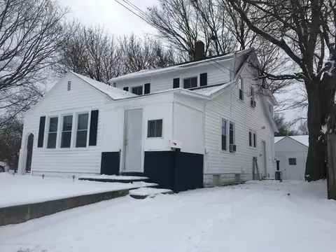 548 E Mount Hope Ave, Lansing, MI 48910 photo 2