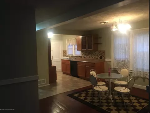 548 E Mount Hope Ave, Lansing, MI 48910 photo 13