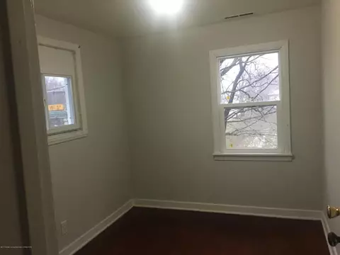 548 E Mount Hope Ave, Lansing, MI 48910 photo 8