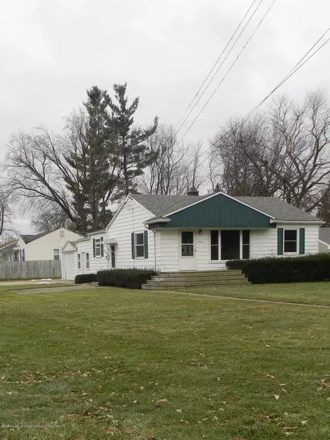 2501 Delta River Dr, Lansing, MI 48906 photo 2