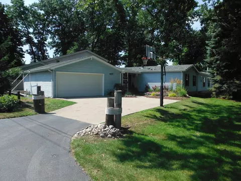 6177 E Lake Dr, Haslett, MI 48840 photo 1
