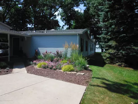 6177 E Lake Dr, Haslett, MI 48840 photo 2