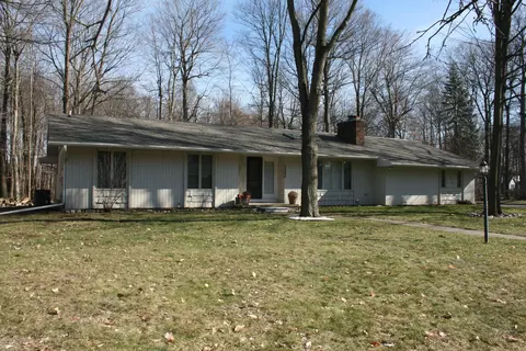 3906 Binghampton, Okemos, MI 48864 photo 1