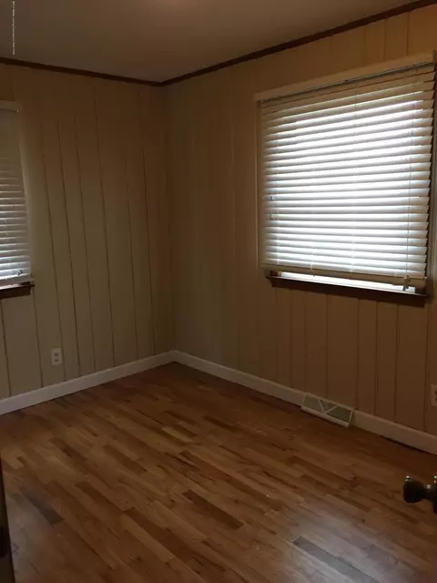 1027 Robins Rd, Lansing, MI 48917 photo 8