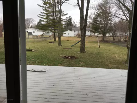 1027 Robins Rd, Lansing, MI 48917 photo 5