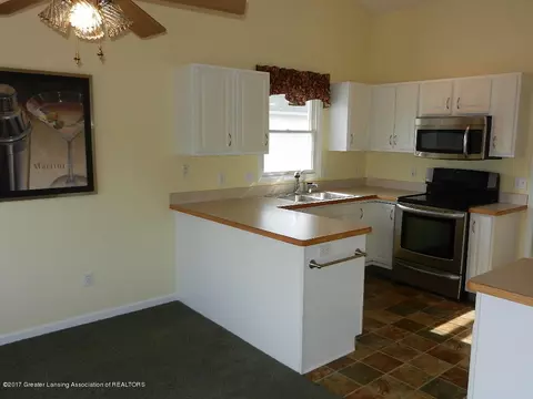 12397 Sea Pines Dr, Dewitt, MI 48820 photo 9