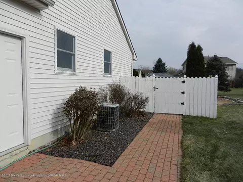 12397 Sea Pines Dr, Dewitt, MI 48820 photo 4