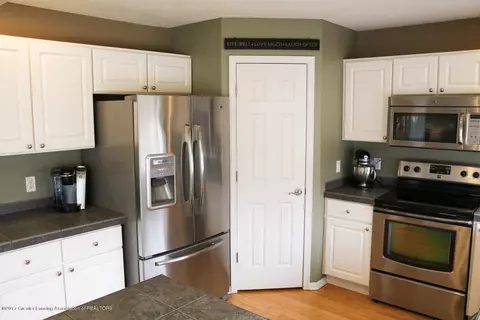 16920 Cedarbrook Dr, Haslett, MI 48840 photo 11