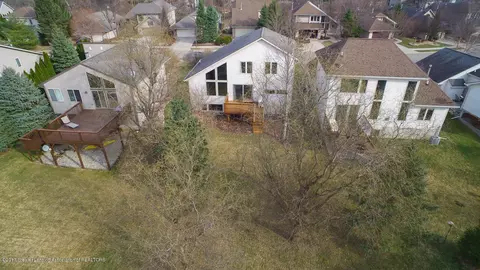 16920 Cedarbrook Dr, Haslett, MI 48840 photo 3