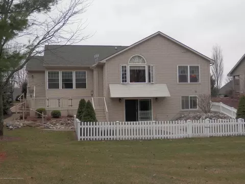 15353 Classic Dr, Bath, MI 48808 photo 2